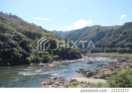 從四萬十看到的四萬十川作為公路站 從四萬十看到的四萬十川作為公路站 21253277