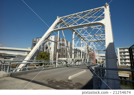 被重新安置兩次的鐵橋，橫濱Xinyamashita運河的Kasumi橋 21254674