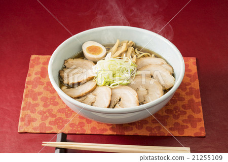 Char siu noodles 21255109