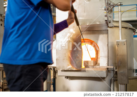 Handmade figures of melted glass 21257817