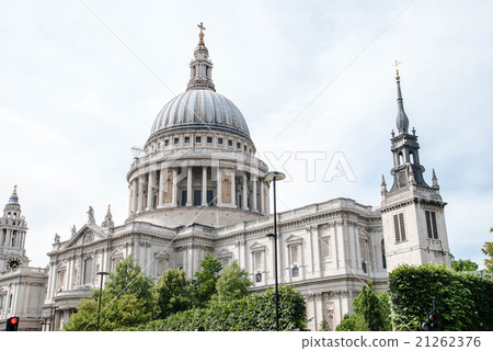 St. Paul's temple in London 21262376