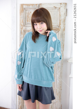 Young lady's hair style Young lady's hair style 21262631