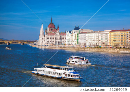 Famous Parliament with boats in Budapest, Hungary 21264059