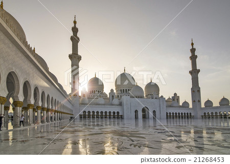 Sheikh Zayed Grand Mosque 21268453