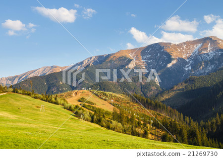 View of the Belianske Tatra Mountains, Slovakia View of the Belianske Tatra Mountains, Slovakia 21269730