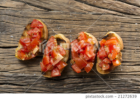 Tomato Bruschetta 21272639