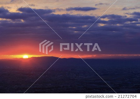 Osaka plain early morning dawn in winter 21272704