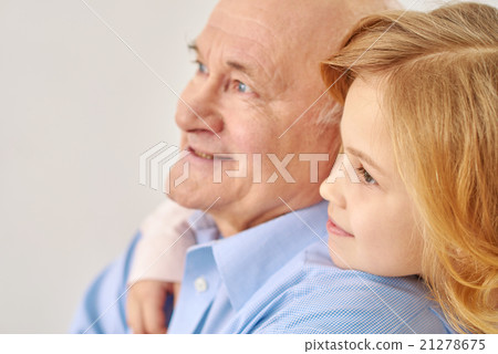 Grandfather with his granddaughter 21278675