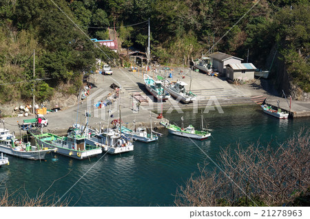 Minokuzu's Iro Azaki fishing port, Shizuoka prefecture Minokuzu's Iro Azaki fishing port, Shizuoka prefecture 21278963