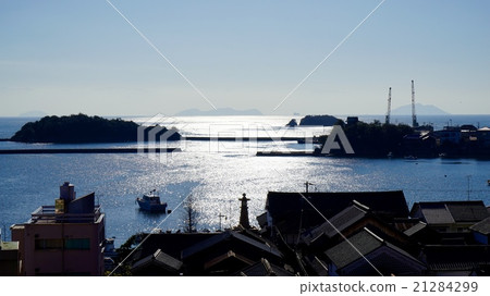 Overlooking the port of Tomonoura from the Tomonoura Museum of History and People in Fukuyama City 21284299