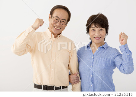 做膽量姿勢的資深夫婦 21285115