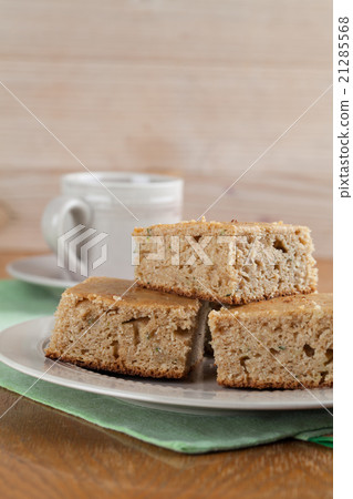 Spelt zucchini cake 21285568