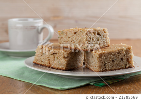 Spelt zucchini cake 21285569
