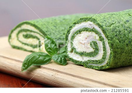 Spinach rolls 21285591