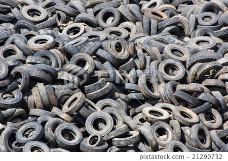 Heap of old Tires 21290732