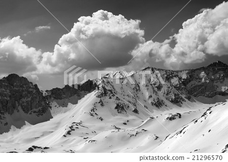 Black and white snowy mountains Black and white snowy mountains 21296570