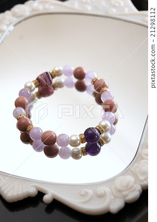 Purple gradation stone bracelet Purple gradation stone bracelet 21298112