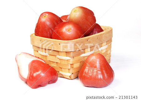 Red rose apples in the box    21301143