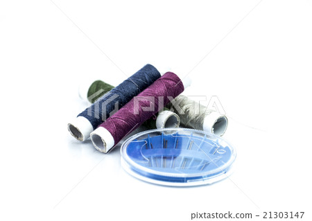 Yarn and sewing needles isolated  21303147