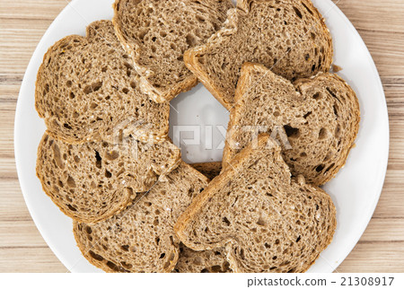 Sliced wheaten bread in circle shape, food theme 21308917