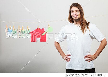 Man seller with money and house 21310905