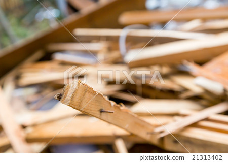 House demolition contractor Semi-destructive building destruction work Wood waste material Build up Japanese architecture 21313402