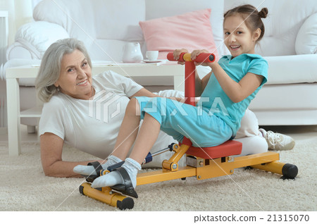 little granddaughter doing exercise 21315070