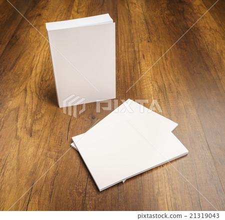 Blank catalog, magazines,book mock up on wood background 21319043