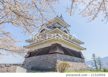 Scenery of the mountain castle on the spring Scenery of the mountain castle on the spring 21320956