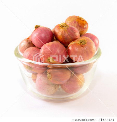 Asian red onions in a glass bow Asian red onions in a glass bow 21322524