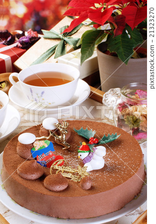 Chocolate christmas cake 21323270