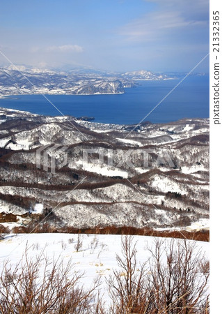 從Shioya Maruyama和日本海看到的雪山 21332365