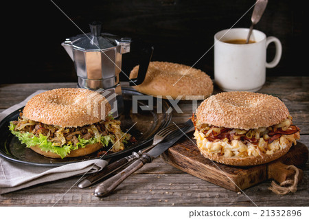 Bagels with bacon and beef Bagels with bacon and beef 21332896