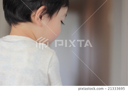 嬰兒向下看 嬰兒向下看 21333695