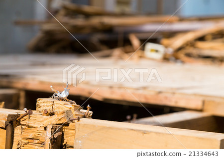 Old-fashioned house dismantlers Contractors break semi-ruined buildings Demolition work Wood waste materials Build-up Japanese architecture 21334643