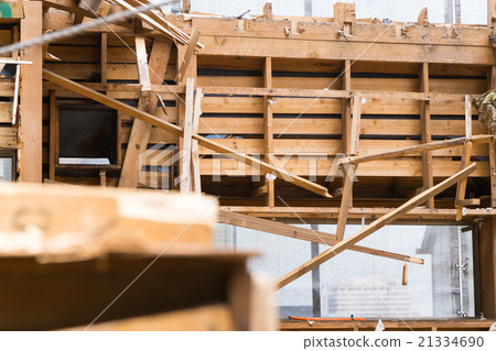 Old-fashioned house dismantlers Contractors break semi-ruined buildings Demolition work Wood waste materials Build-up Japanese architecture Old-fashioned house dismantlers Contractors break semi-ruined buildings Demolition work Wood waste materials Build-up Japanese architecture 21334690