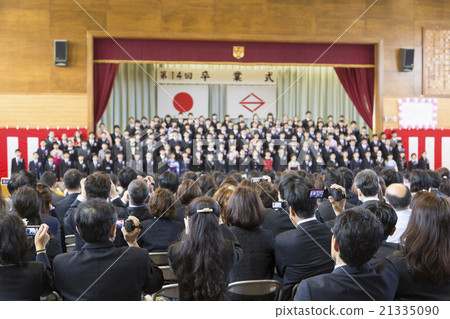 Elementary school graduation ceremony 21335090