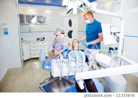 dentist treats teeth dentist treats teeth 21335656