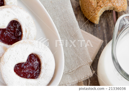 Valentine cookies. Romantic breakfast. 21336036
