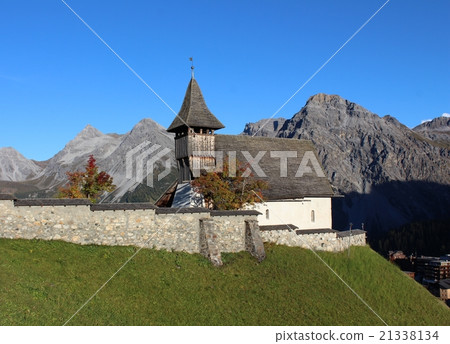 Old church and mountains in Arosa Old church and mountains in Arosa 21338134