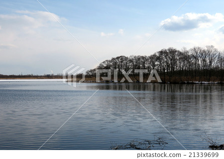 Lake Utonai in March Lake Utonai in March 21339699