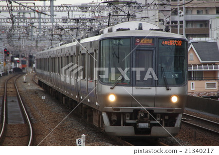 [JR-R] Osaka Loop Line direct rapid train 223 series (unupdated car) from Hanwa Line 21340217