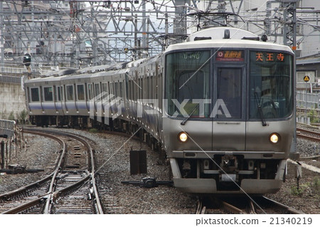 [JR-R] Osaka Loop Line direct rapid train 223 series (unupdated car) from Hanwa Line 21340219