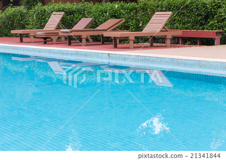 swimming pool 21341844