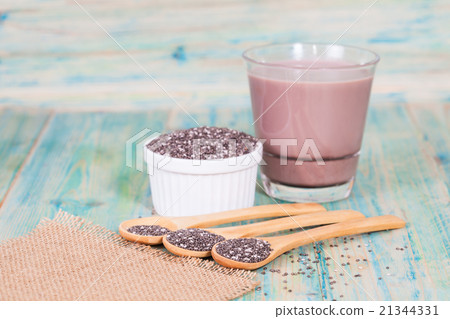 Chia seed with chocolate milk on wood table 21344331