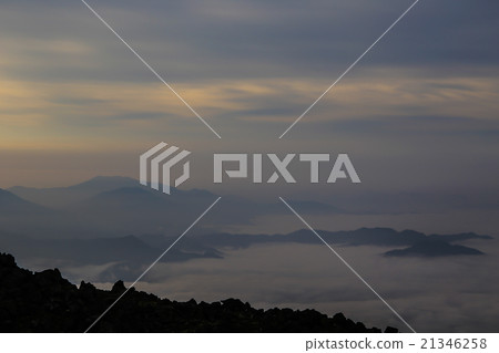 Uppe Pesanke山和雲彩海。從Tomlaussi山。八月 21346258