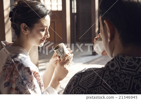 一對夫婦休息一下 21346945