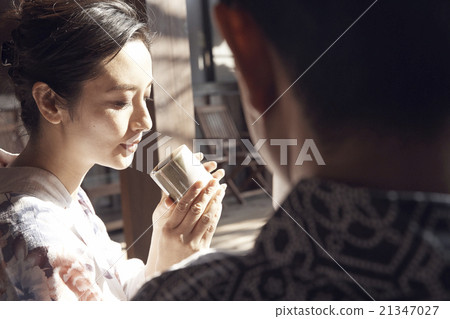 一對夫婦休息一下 21347027