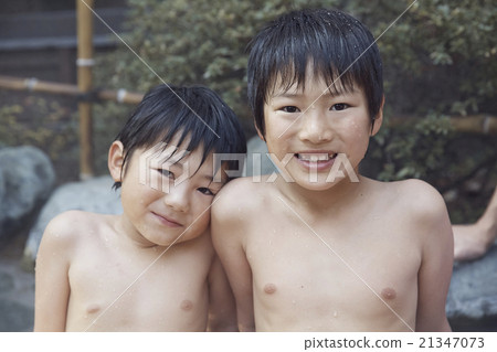 孩子進入戶外浴 21347073