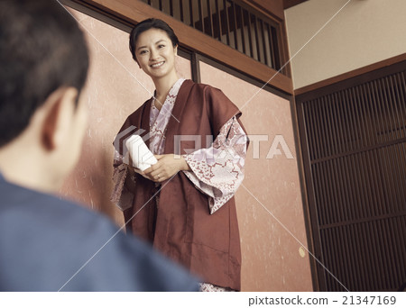 Women who return to their rooms 21347169